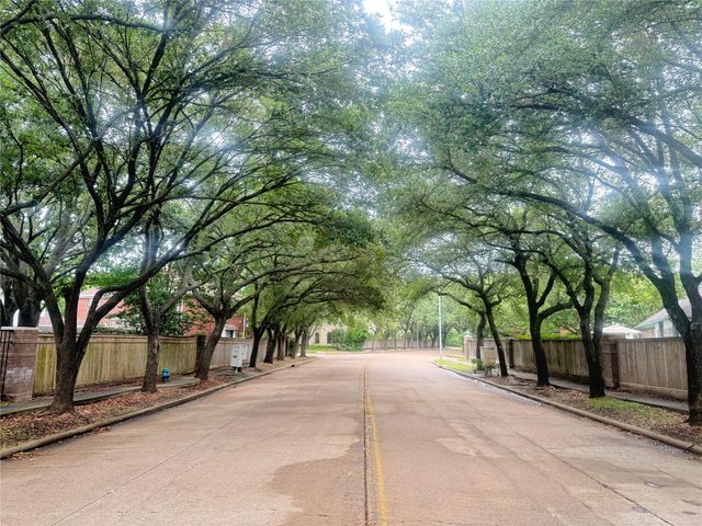 14131 Glasgow Place, Houston, TX 77077