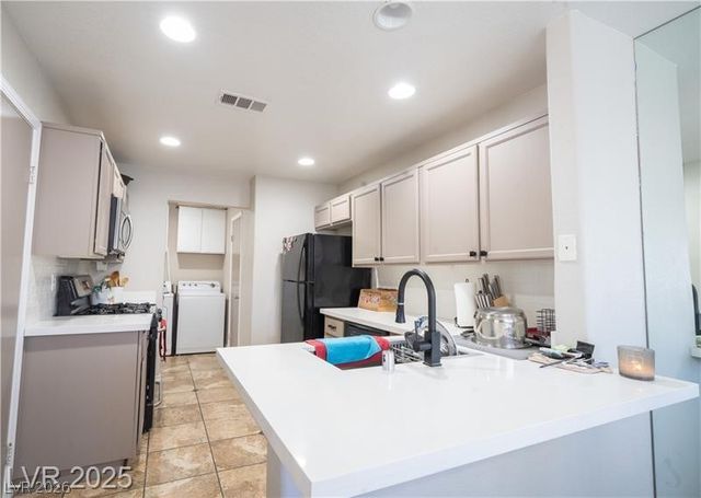 2753 Stargate Street, Las Vegas, NV 89108