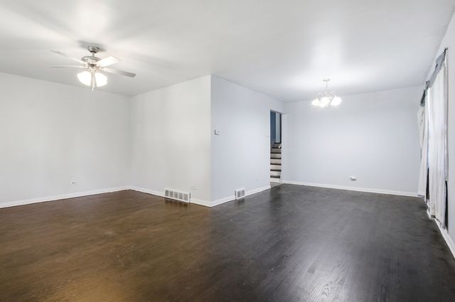 9224 Melvina Avenue, Oak Lawn, IL 60453