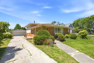 9224 Melvina Avenue, Oak Lawn, IL 60453