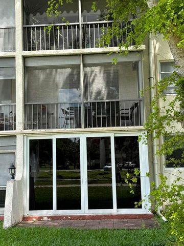 691 S Hollybrook Dr 202, Pembroke Pines, FL 33025