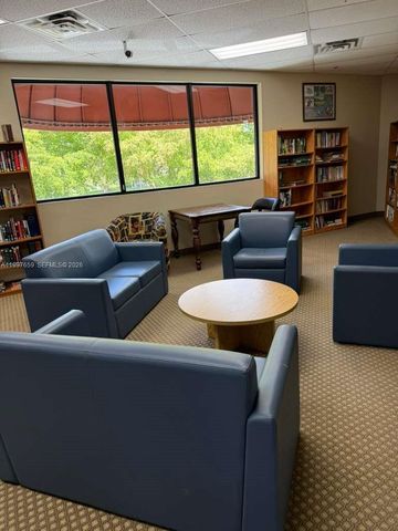 691 S Hollybrook Dr 202, Pembroke Pines, FL 33025