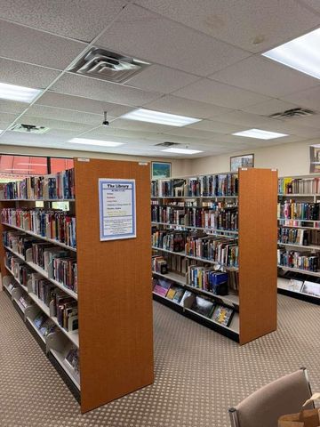 691 S Hollybrook Dr 202, Pembroke Pines, FL 33025