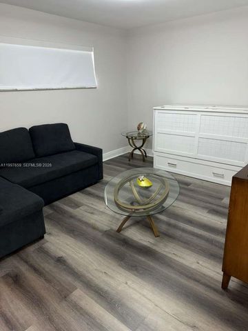 691 S Hollybrook Dr 202, Pembroke Pines, FL 33025