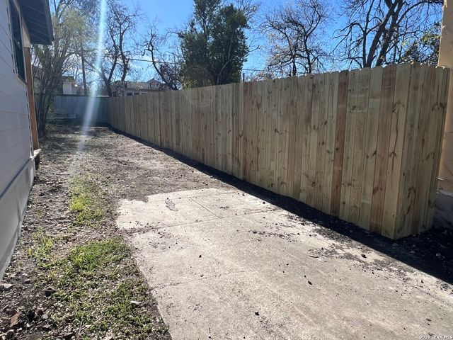 810 Avant Ave, San Antonio, TX 78210