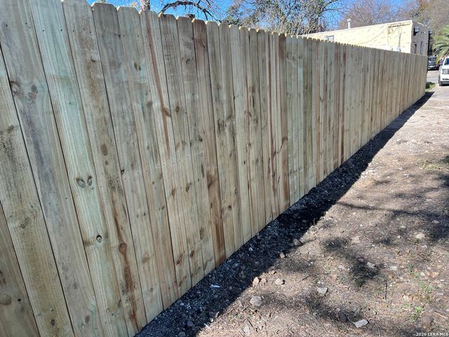 810 Avant Ave, San Antonio, TX 78210