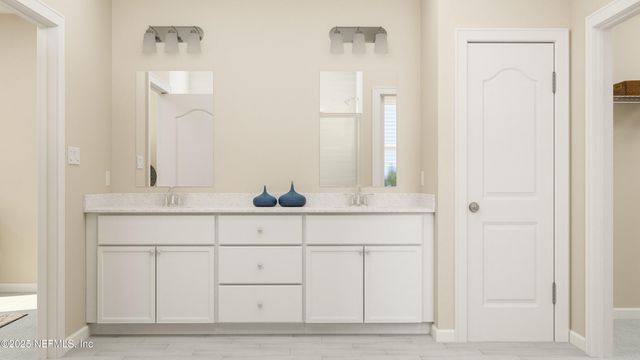 597 AVALON WOODS Lane, Jacksonville, FL 32218