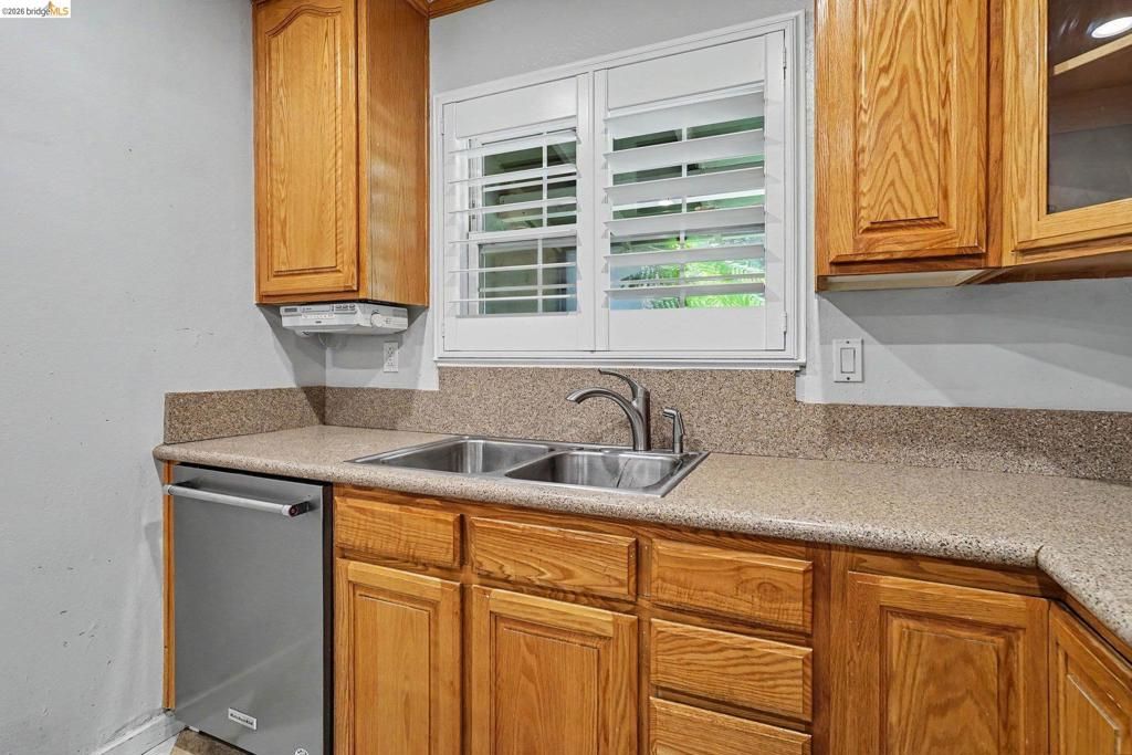 Image 10 of property listing at 1126 Mission Dr, Antioch, CA 94509