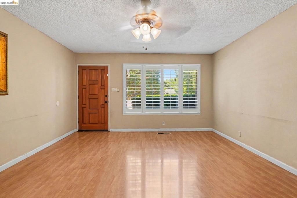 Image 3 of property listing at 1126 Mission Dr, Antioch, CA 94509