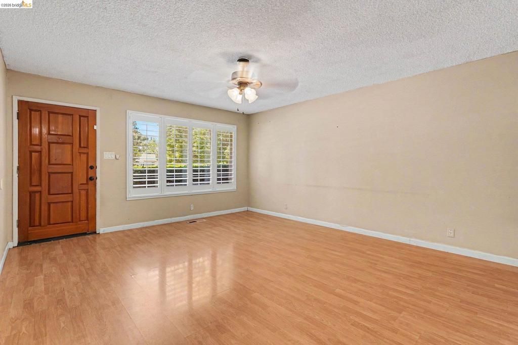 Image 4 of property listing at 1126 Mission Dr, Antioch, CA 94509