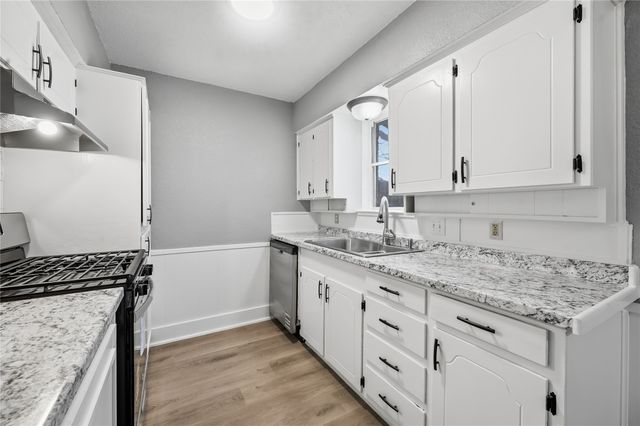 1203 Southmoor Drive, Arlington, TX 76010