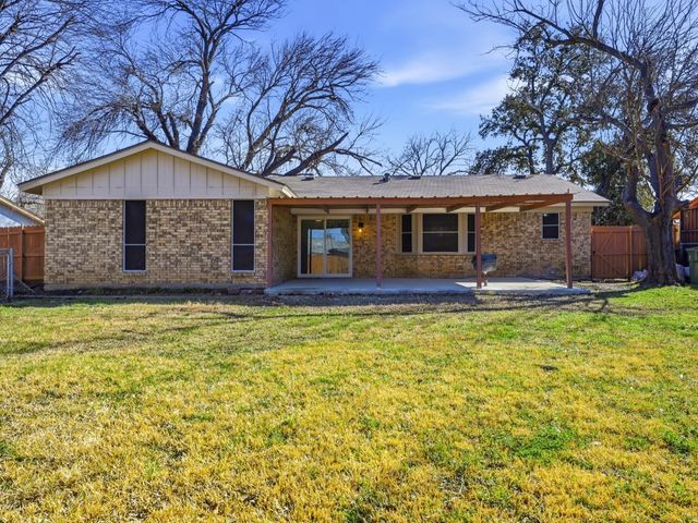 1203 Southmoor Drive, Arlington, TX 76010