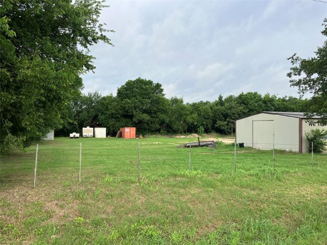 210 S Parkway Drive, Alvarado, TX 76009