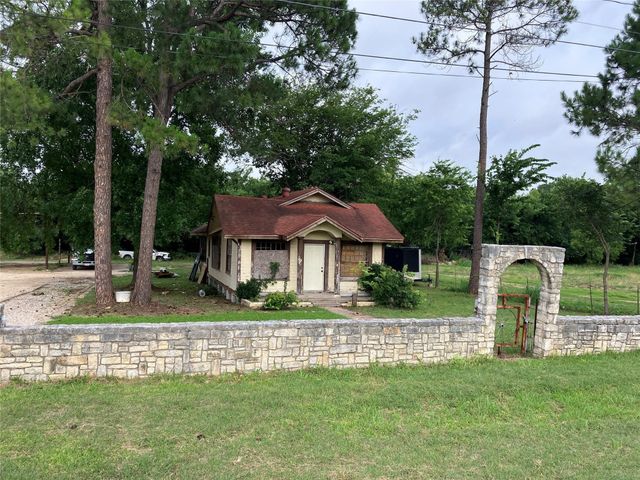 210 S Parkway Drive, Alvarado, TX 76009