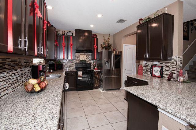 9643 Pleasanton Bluff, San Antonio, TX 78221