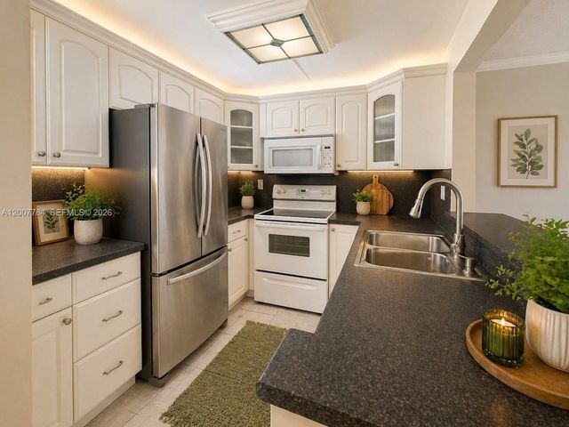 4273 NW 89th Ave 107, Coral Springs, FL 33065