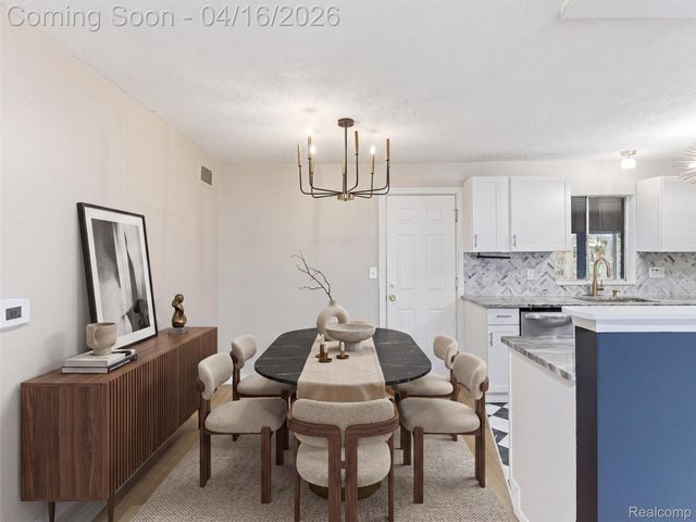 2674 Littletell Avenue, West Bloomfield Charter Township, MI 48324