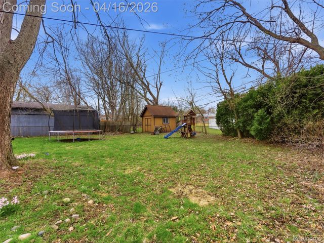 2674 Littletell Avenue, West Bloomfield Charter Township, MI 48324