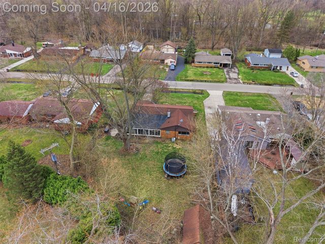 2674 Littletell Avenue, West Bloomfield Charter Township, MI 48324