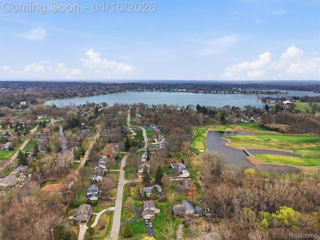 2674 Littletell Avenue, West Bloomfield Charter Township, MI 48324