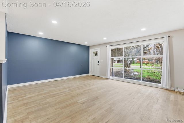 2674 Littletell Avenue, West Bloomfield Charter Township, MI 48324