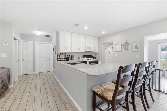 102 Crescent Lake DR, North Fort Myers, FL 33917