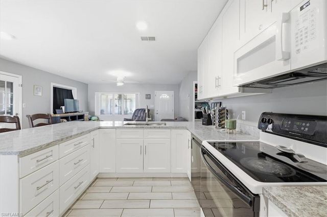 102 Crescent Lake DR, North Fort Myers, FL 33917