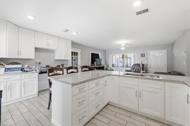 102 Crescent Lake DR, North Fort Myers, FL 33917