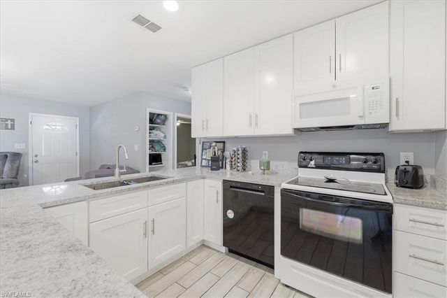 102 Crescent Lake DR, North Fort Myers, FL 33917