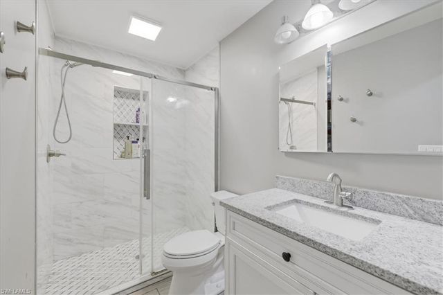 102 Crescent Lake DR, North Fort Myers, FL 33917