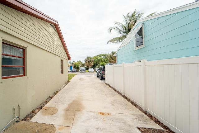 723 N 7th Street, Lantana, FL 33462