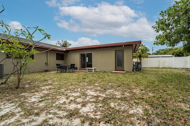 723 N 7th Street, Lantana, FL 33462