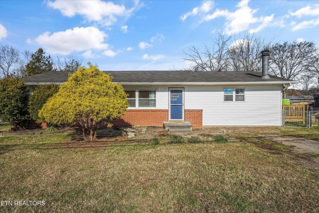 4317 Roaming Drive, Knoxville, TN 37912