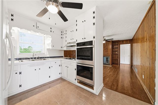 689 Old Canton Road, Marietta, GA 30068