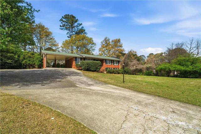 689 Old Canton Road, Marietta, GA 30068