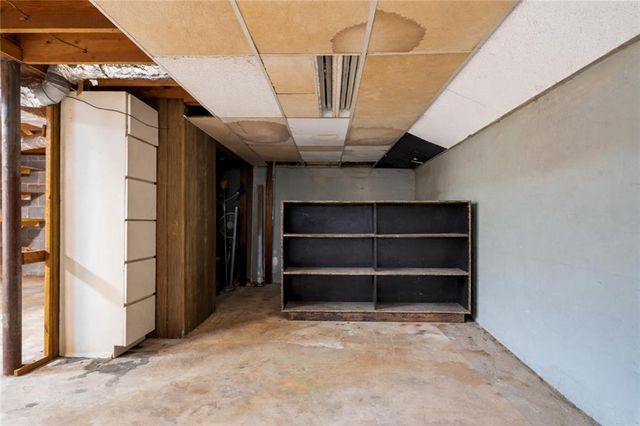 689 Old Canton Road, Marietta, GA 30068