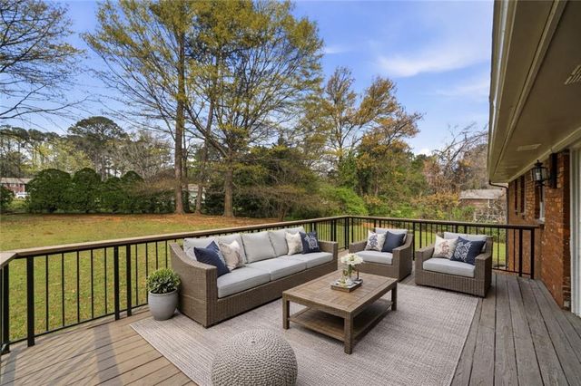 689 Old Canton Road, Marietta, GA 30068