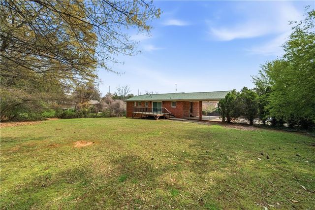 689 Old Canton Road, Marietta, GA 30068