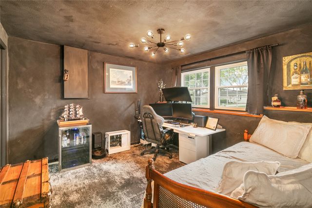 824 Casady Drive, Norwalk, IA 50211