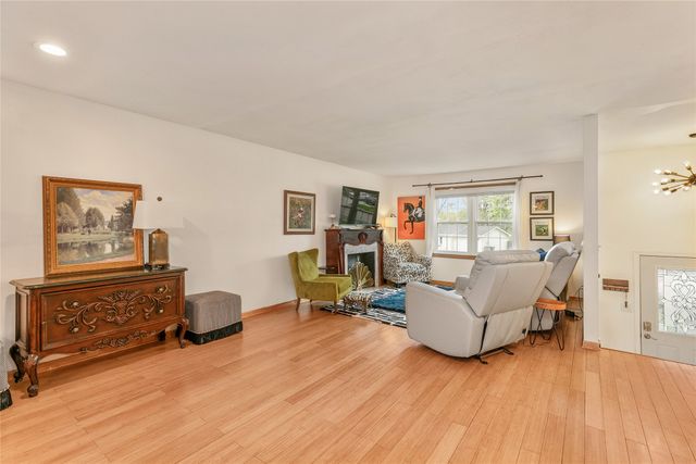 824 Casady Drive, Norwalk, IA 50211