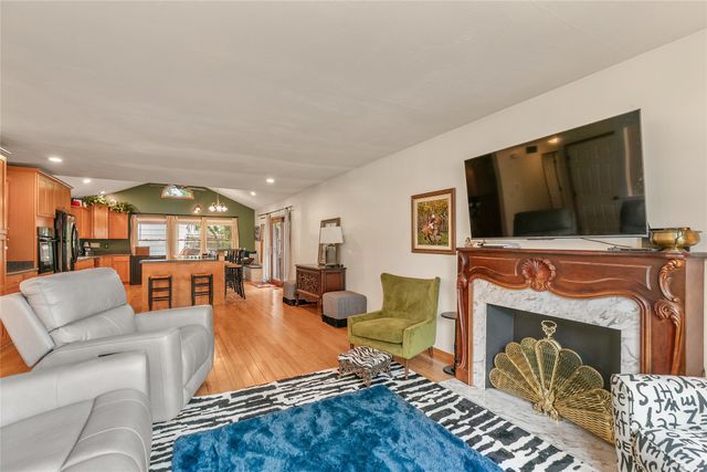 824 Casady Drive, Norwalk, IA 50211