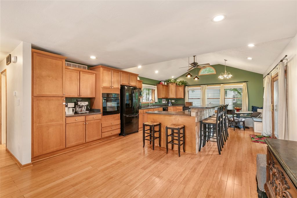 824 Casady Drive, Norwalk, IA 50211