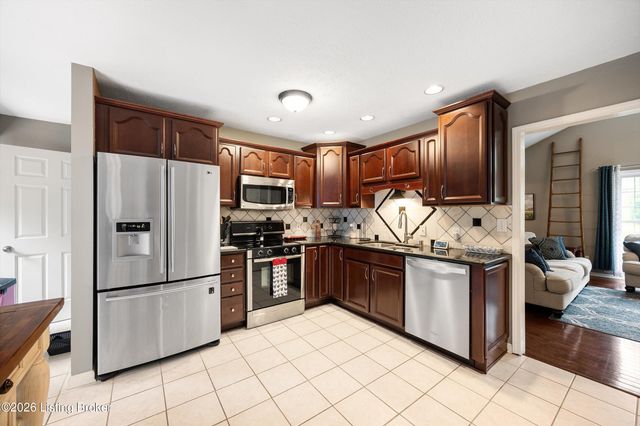 5401 Tarrant Ln, Crestwood, KY 40014