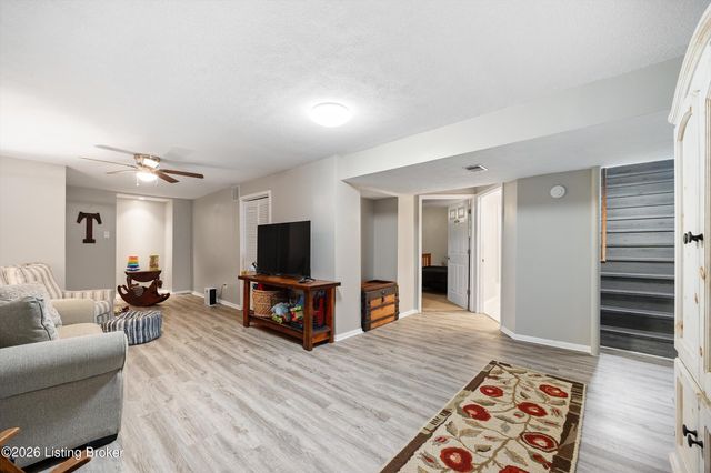 5401 Tarrant Ln, Crestwood, KY 40014