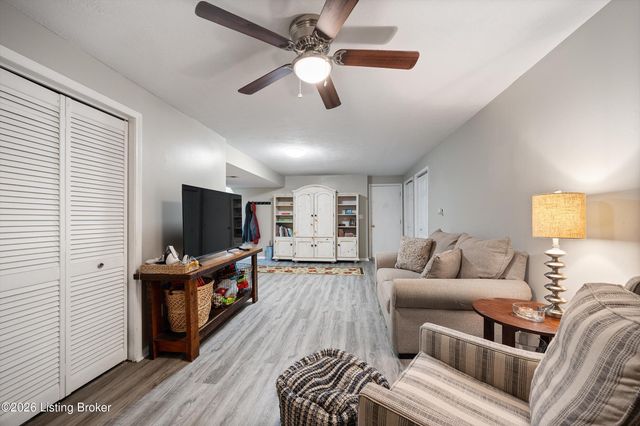 5401 Tarrant Ln, Crestwood, KY 40014
