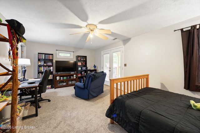 5401 Tarrant Ln, Crestwood, KY 40014