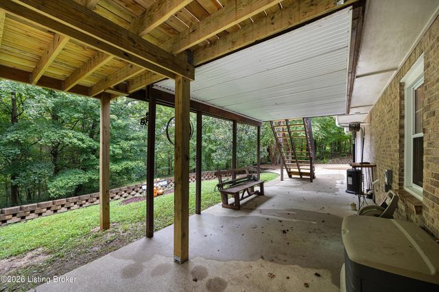5401 Tarrant Ln, Crestwood, KY 40014