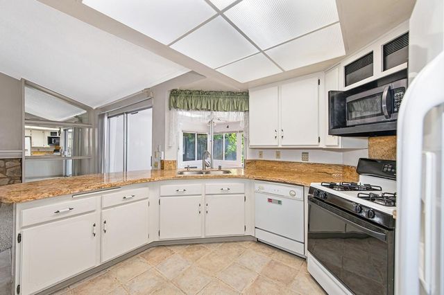 10000 Bromley Way, Sacramento, CA 95827