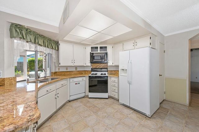 10000 Bromley Way, Sacramento, CA 95827