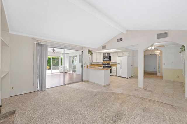 10000 Bromley Way, Sacramento, CA 95827